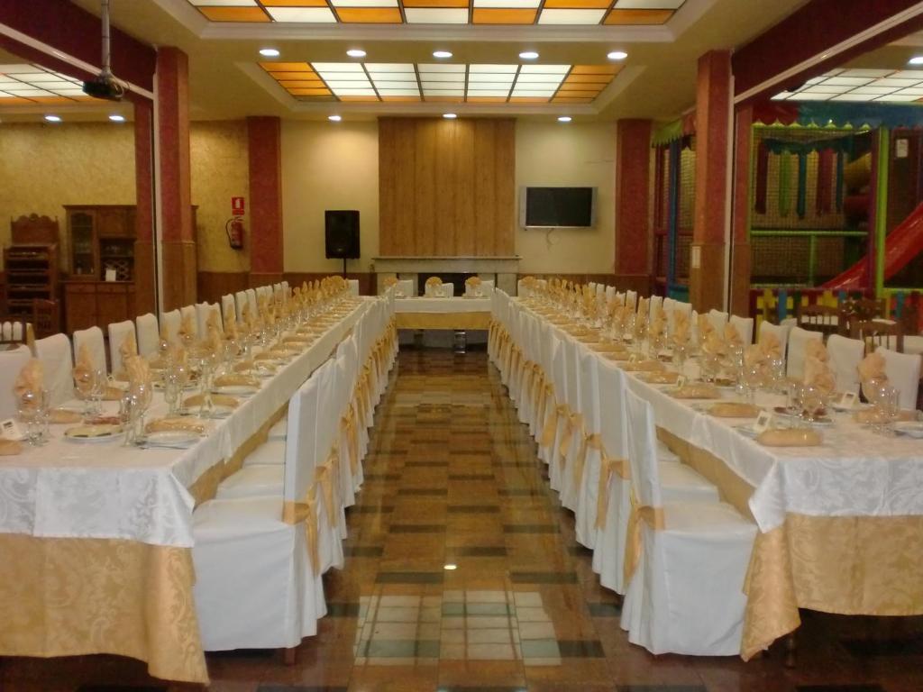 Hotel Los Chiles Villanueva Del Arzobispo Restaurante foto