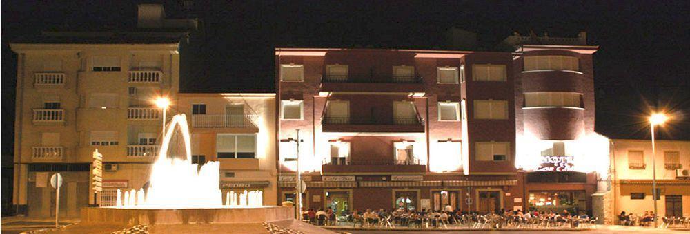Hotel Los Chiles Villanueva Del Arzobispo Exterior foto